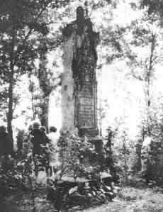 lg_viehweg1972 The Viehweg monument 1972