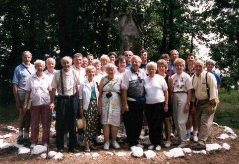 Descendants at the Viehweg Monument